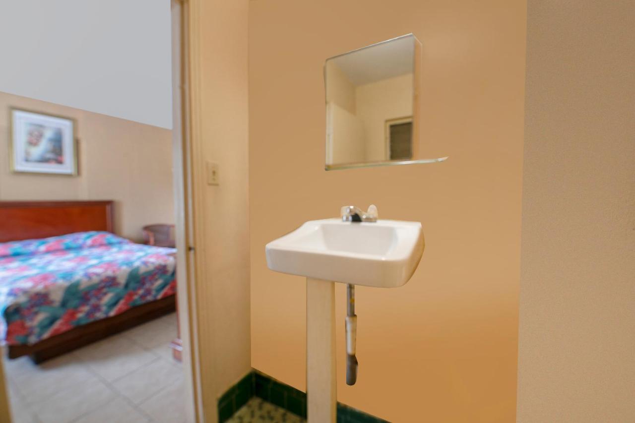 Hotel O Near Fanning Springs State Park Us Hwy 98 Old Town 외부 사진