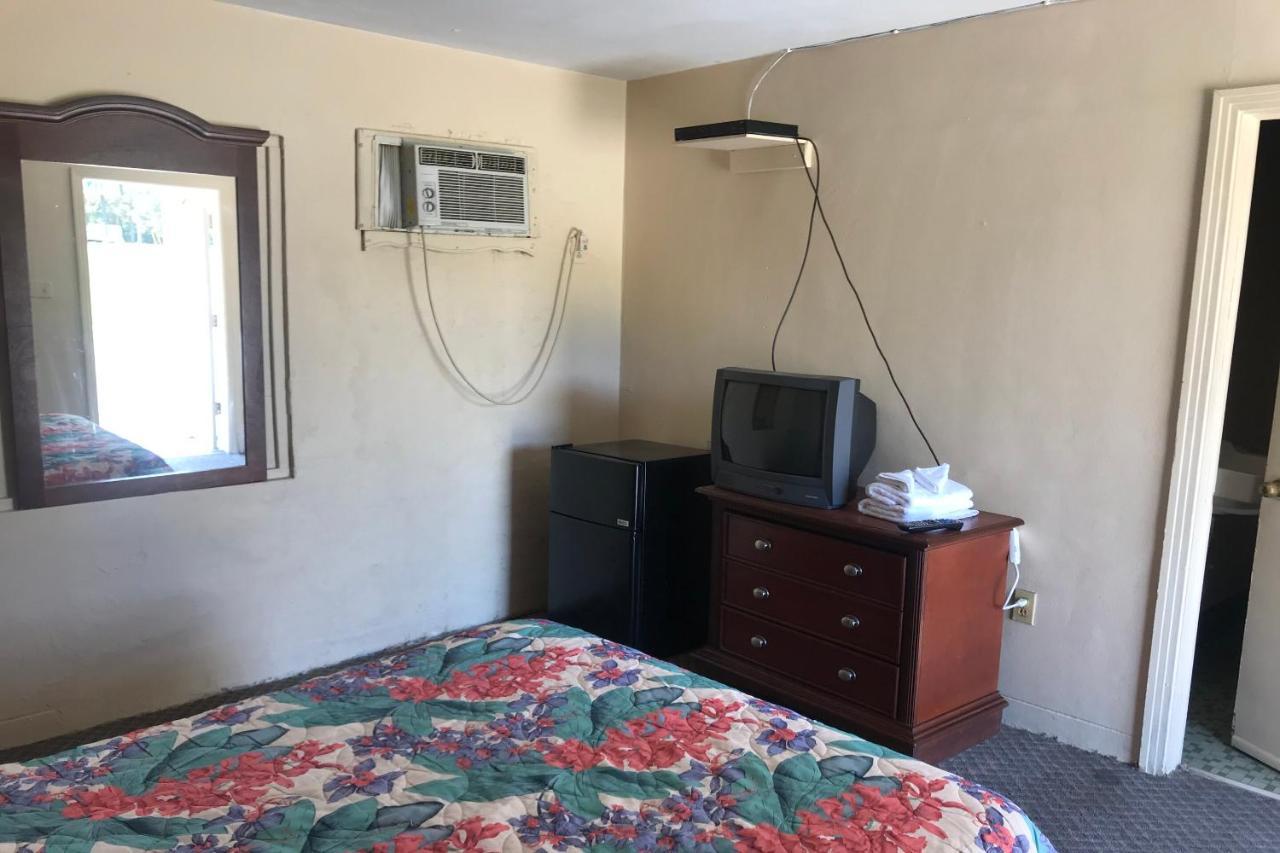 Hotel O Near Fanning Springs State Park Us Hwy 98 Old Town 외부 사진