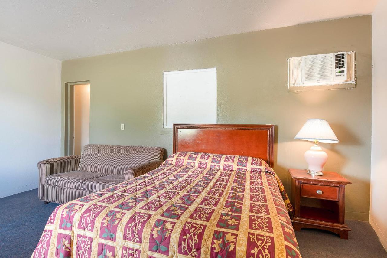 Hotel O Near Fanning Springs State Park Us Hwy 98 Old Town 외부 사진