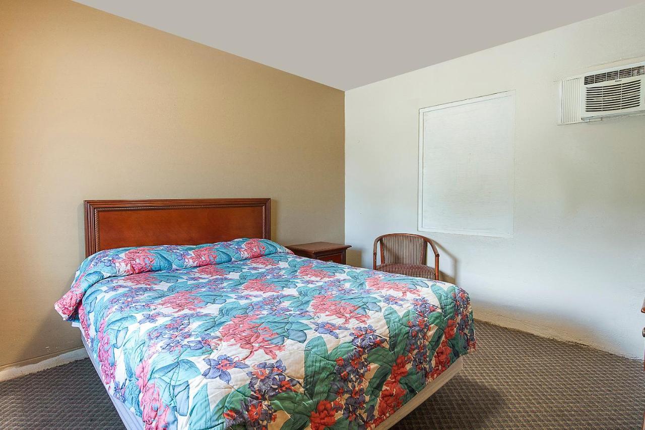 Hotel O Near Fanning Springs State Park Us Hwy 98 Old Town 외부 사진