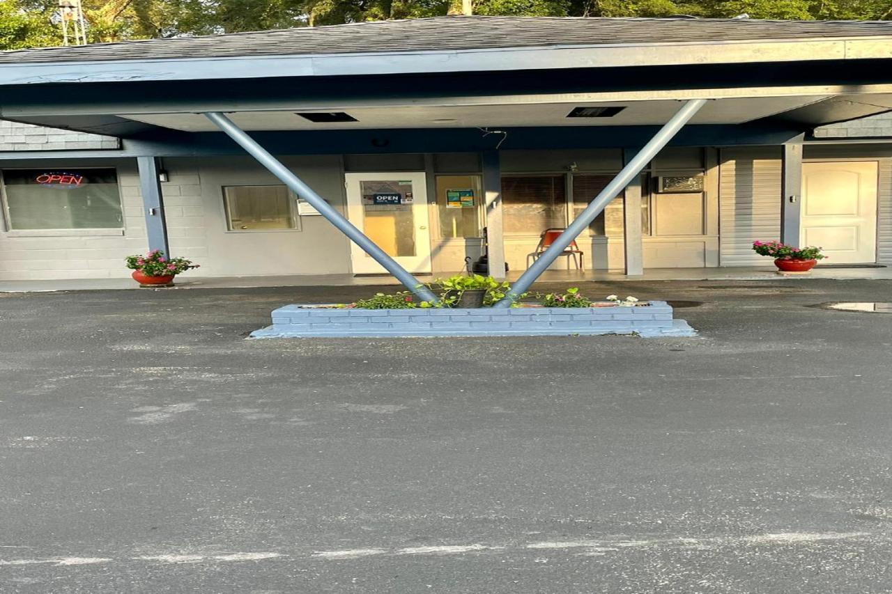 Hotel O Near Fanning Springs State Park Us Hwy 98 Old Town 외부 사진